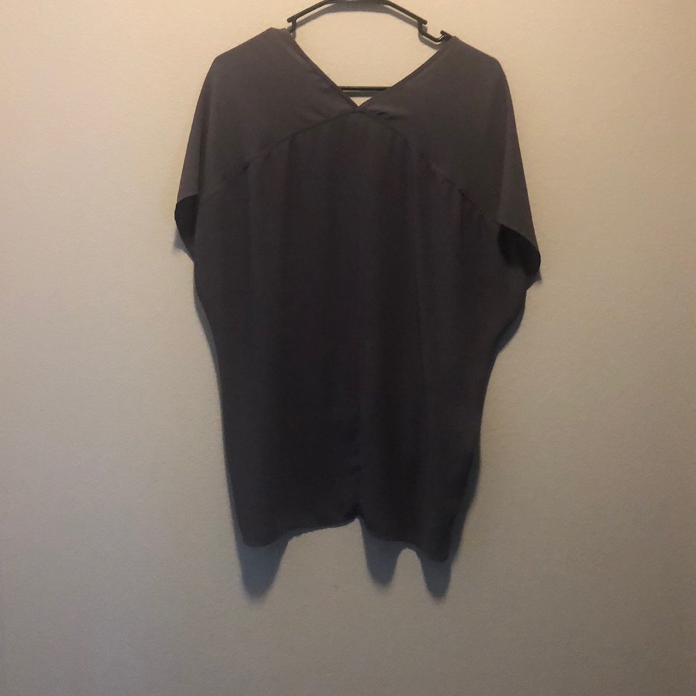 Grey top - Picture 2 of 2